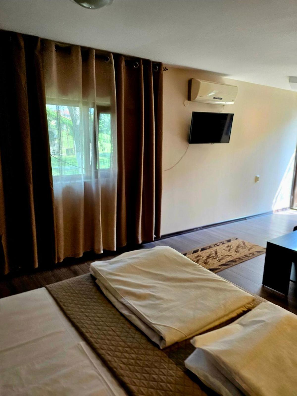 Orehite-Family Hotel ,Food & Pool Bozhichen Экстерьер фото