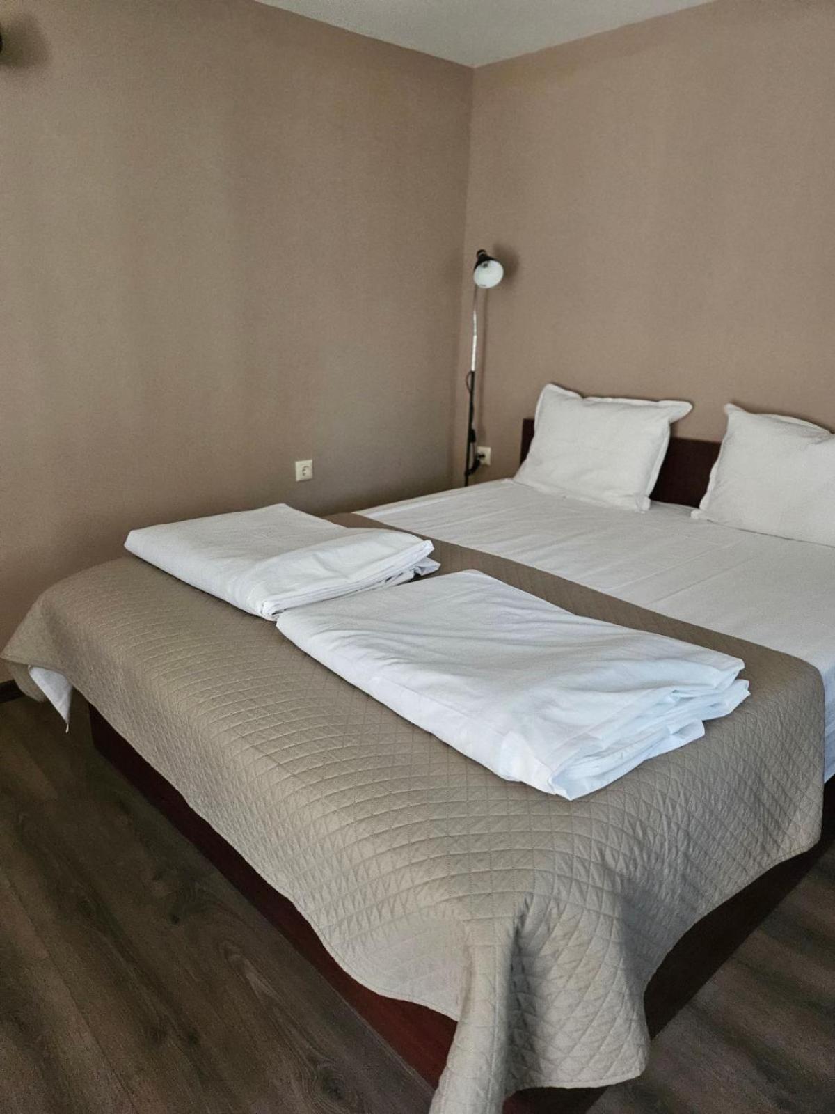 Orehite-Family Hotel ,Food & Pool Bozhichen Экстерьер фото