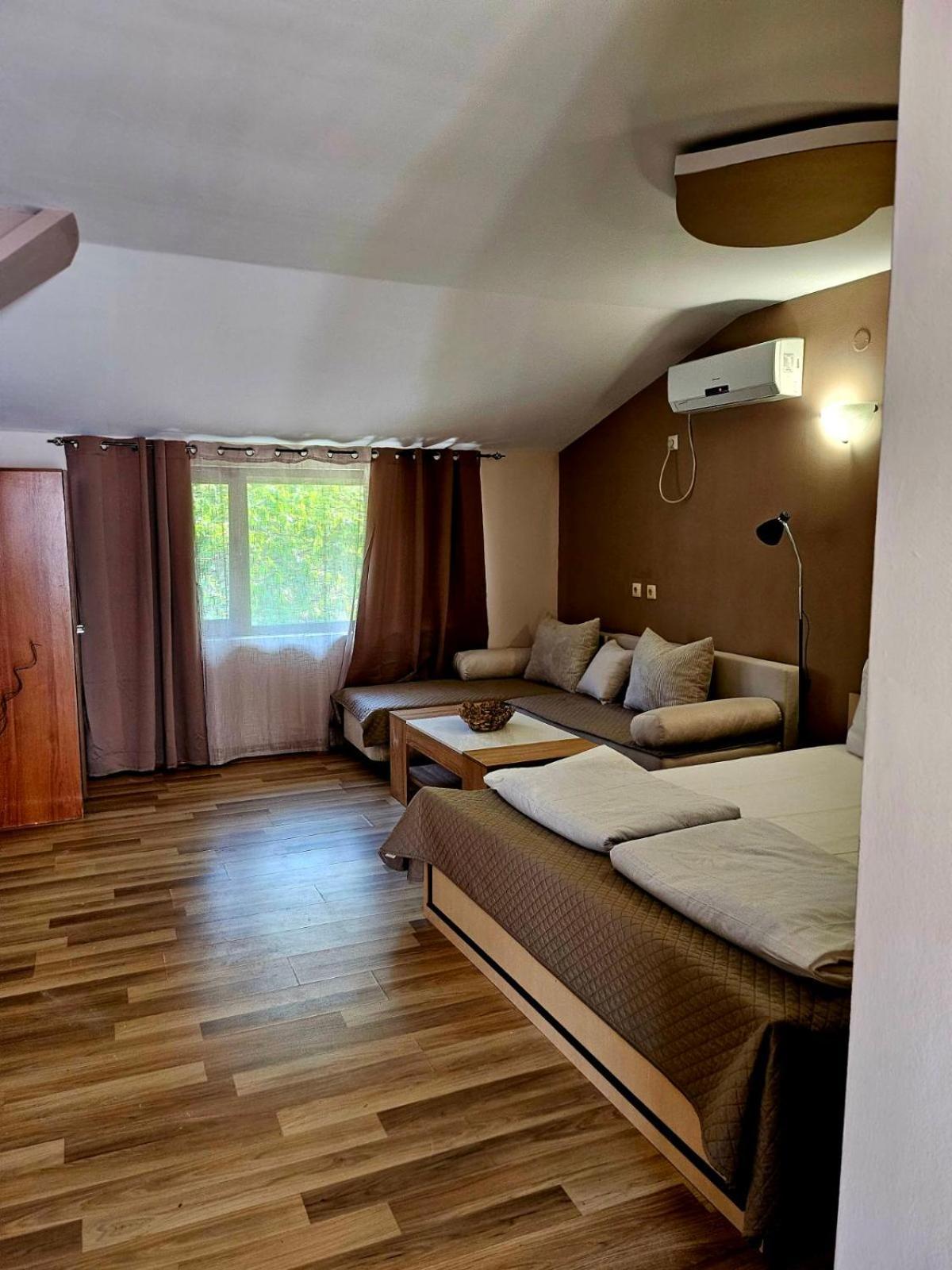 Orehite-Family Hotel ,Food & Pool Bozhichen Экстерьер фото