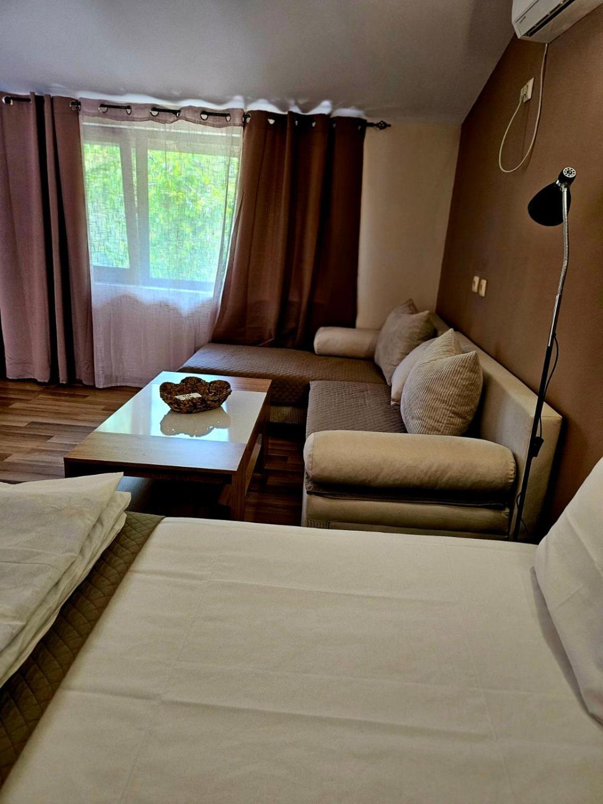 Orehite-Family Hotel ,Food & Pool Bozhichen Экстерьер фото