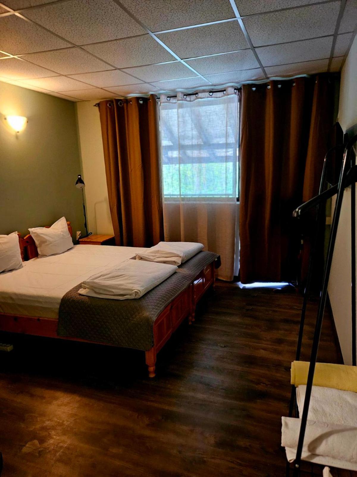 Orehite-Family Hotel ,Food & Pool Bozhichen Экстерьер фото
