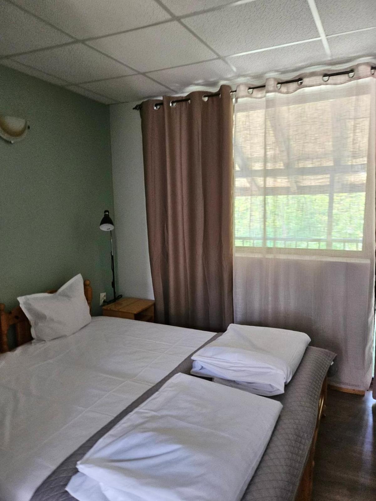 Orehite-Family Hotel ,Food & Pool Bozhichen Экстерьер фото