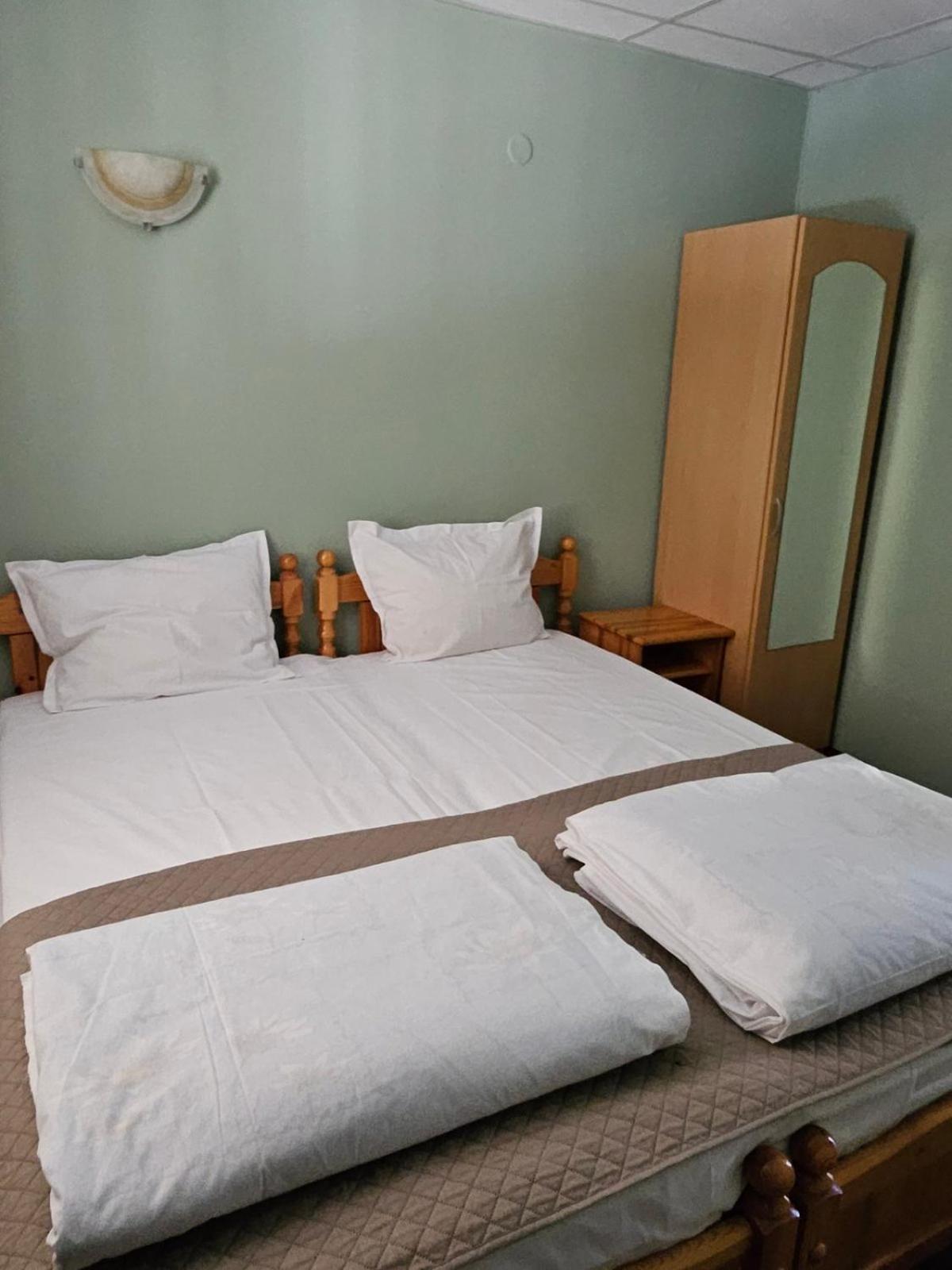 Orehite-Family Hotel ,Food & Pool Bozhichen Экстерьер фото